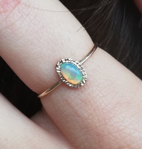 opal zloty pierscionek