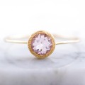 Minimalistyczny pierścionek zaręczynowy z  morganitem i sercem żółte złoto pr 585