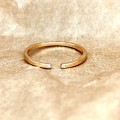 Minimalistyczny pierścionek obrączka z diamentami 0,01ct – złoto 585 żółte, białe lub różowe | Ręcznie robiony