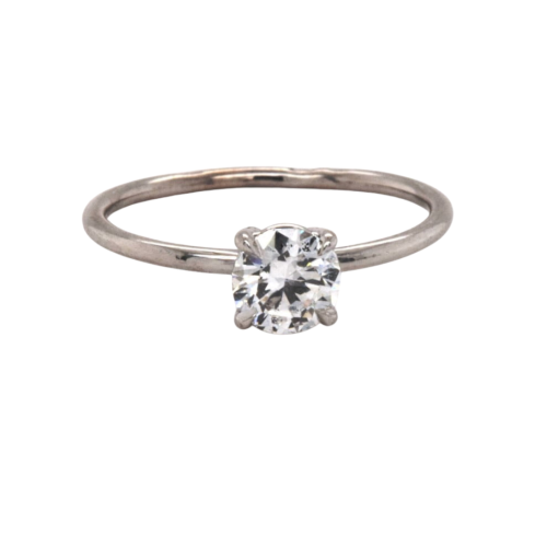 Ręcznie robiony pierścionek zaręczynowy z diamentem laboratoryjnym – Oprawa w 4 łapki